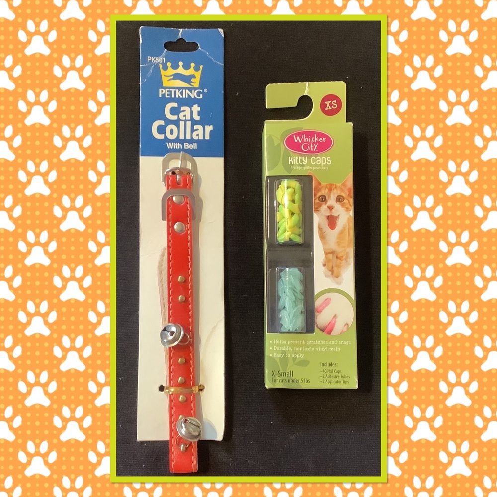 Cat collar with bell and catty caps